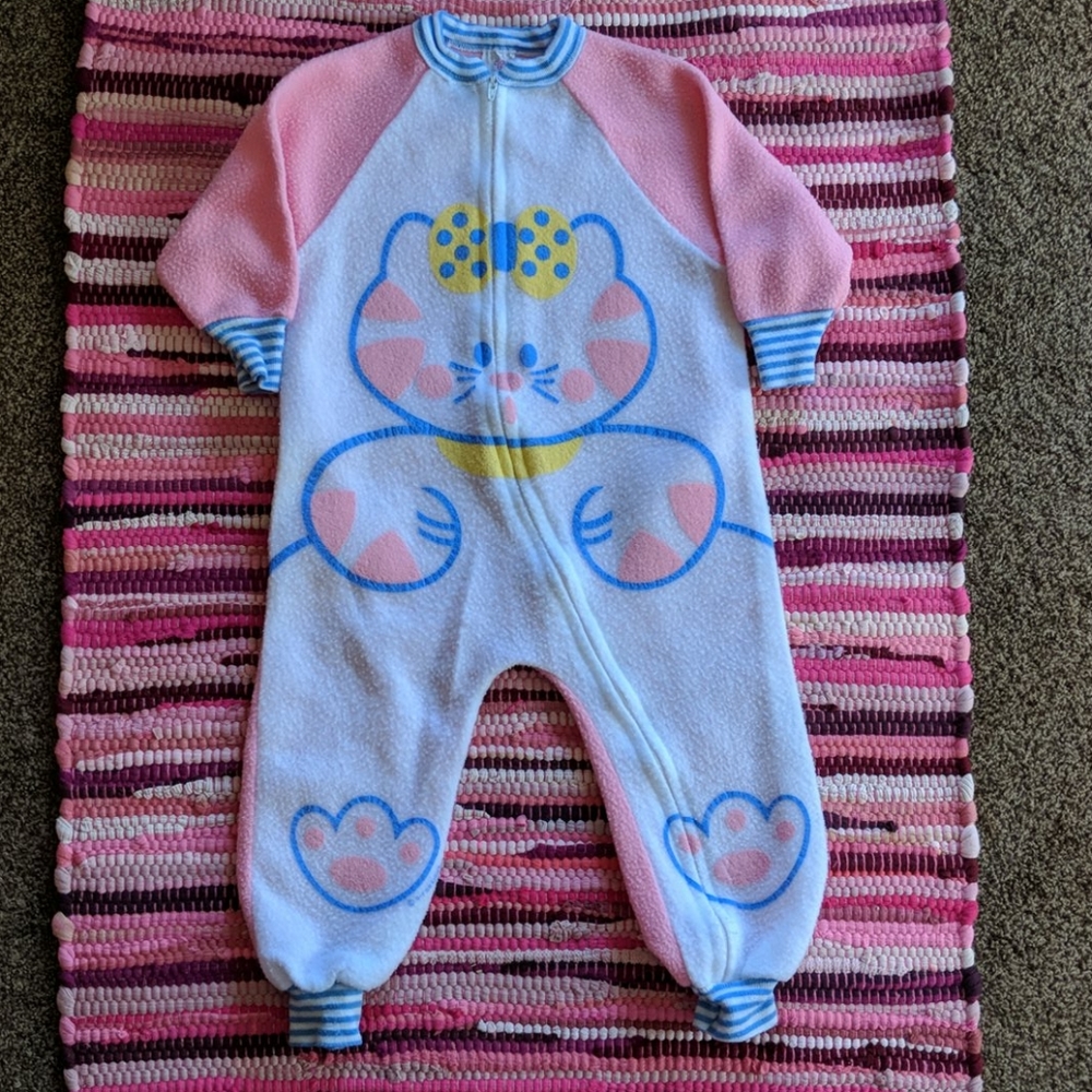 Vintage cuddle time footless pajamas